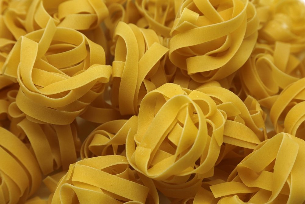 Fettuccine bulk — pasta photography